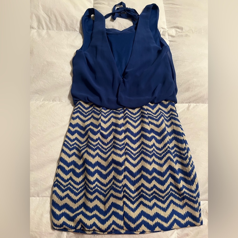 Dress - Picture 2 of 6